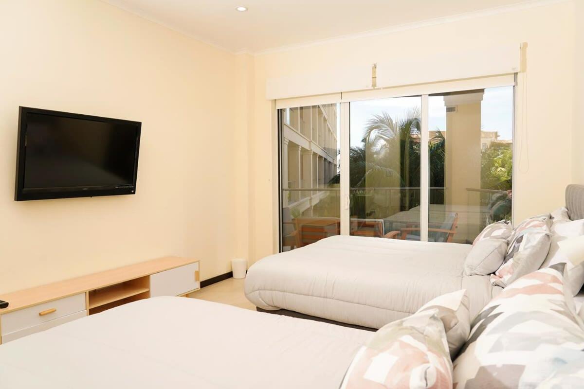 Beautiful Apartment In Eagle Beach Levent Palm Beach Exterior photo