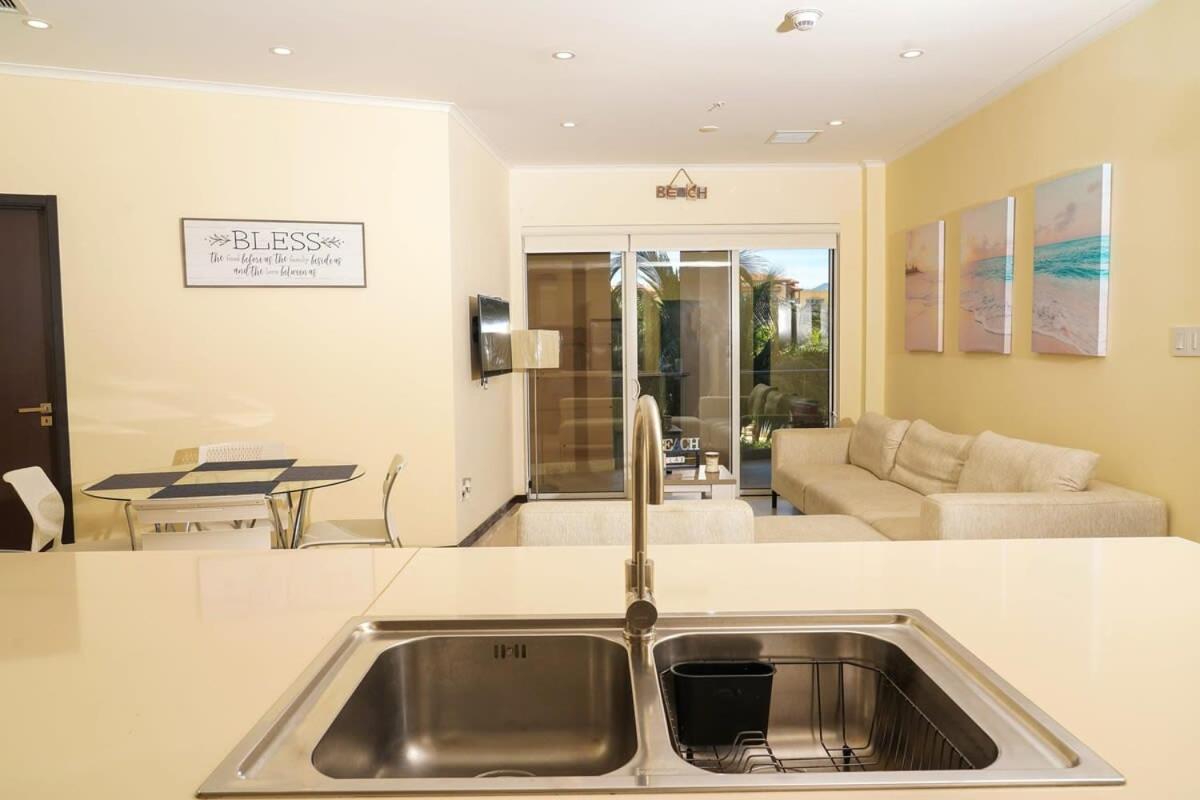 Beautiful Apartment In Eagle Beach Levent Palm Beach Exterior photo