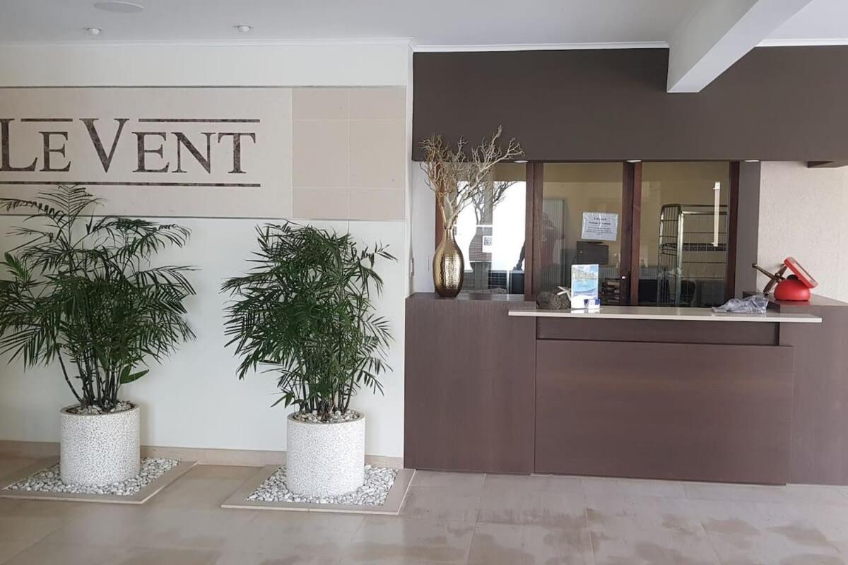 Beautiful Apartment In Eagle Beach Levent Palm Beach Exterior photo